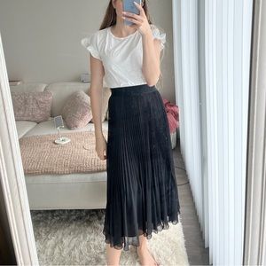 Aritzia Twirl Pleated Skirt